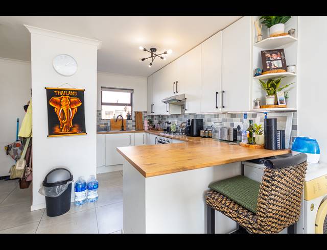 2 BEDROOM APARTMENT TO LET IN ROYAL ASCOT